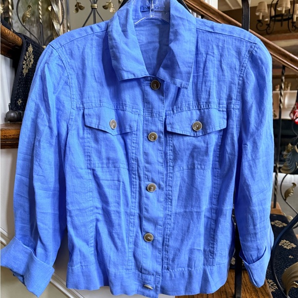 J.McLaughlin NWOT Light weight Linen button front top.S Roll long sleeves. - Picture 3 of 7